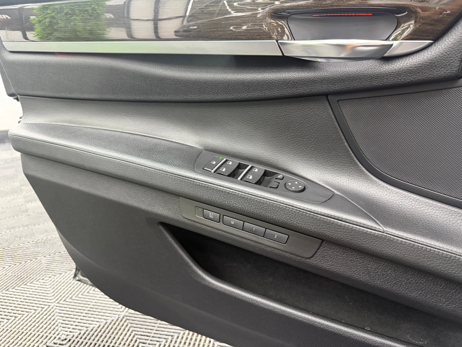 BMW 730 Dynamic Drive/f/KeylessGo/KAMERA/PODGREV/ЛИЗИНГ, снимка 8 - Автомобили и джипове - 55117567
