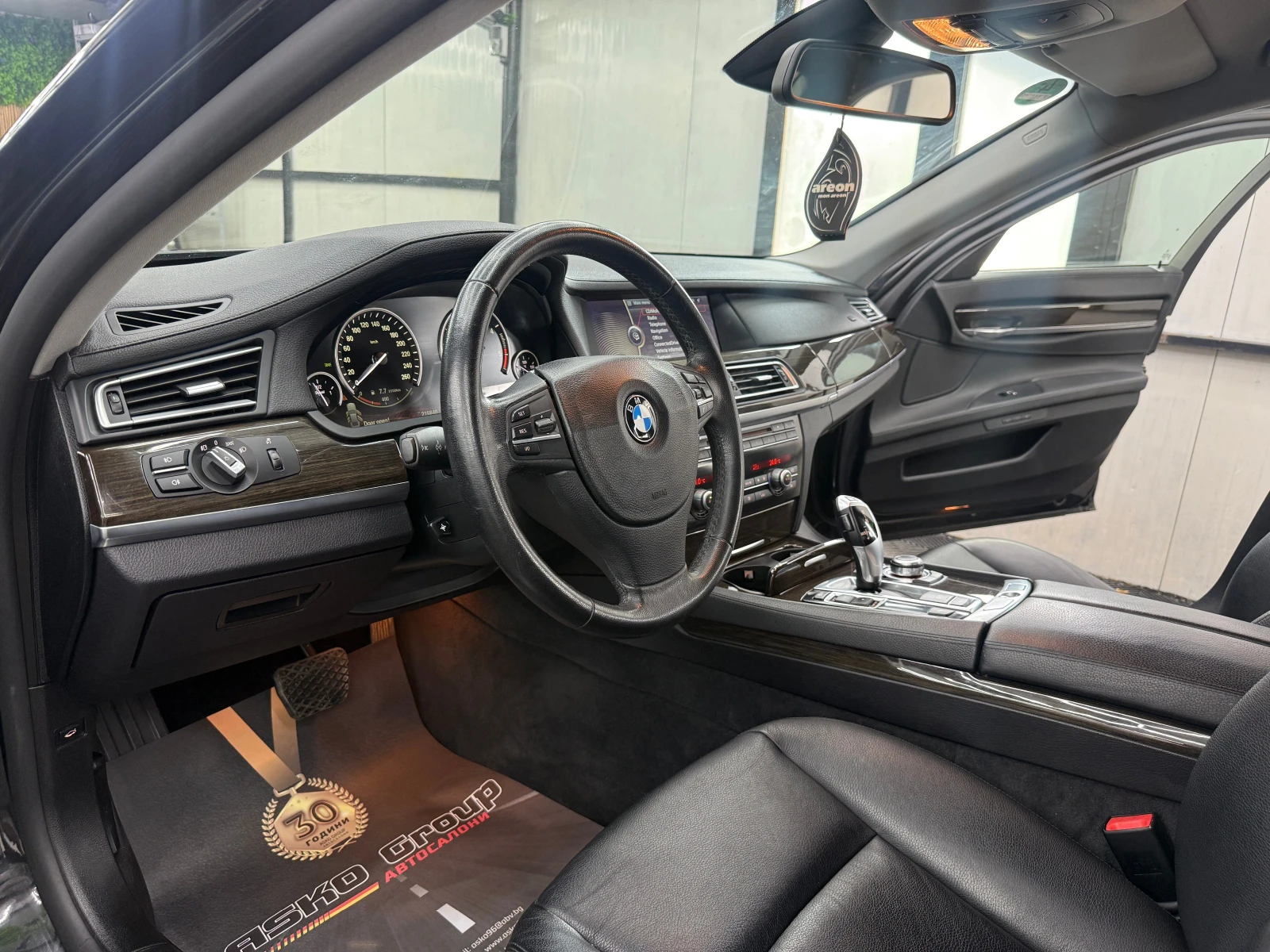 BMW 730 Dynamic Drive/f/KeylessGo/KAMERA/PODGREV/ЛИЗИНГ, снимка 10 - Автомобили и джипове - 55117567