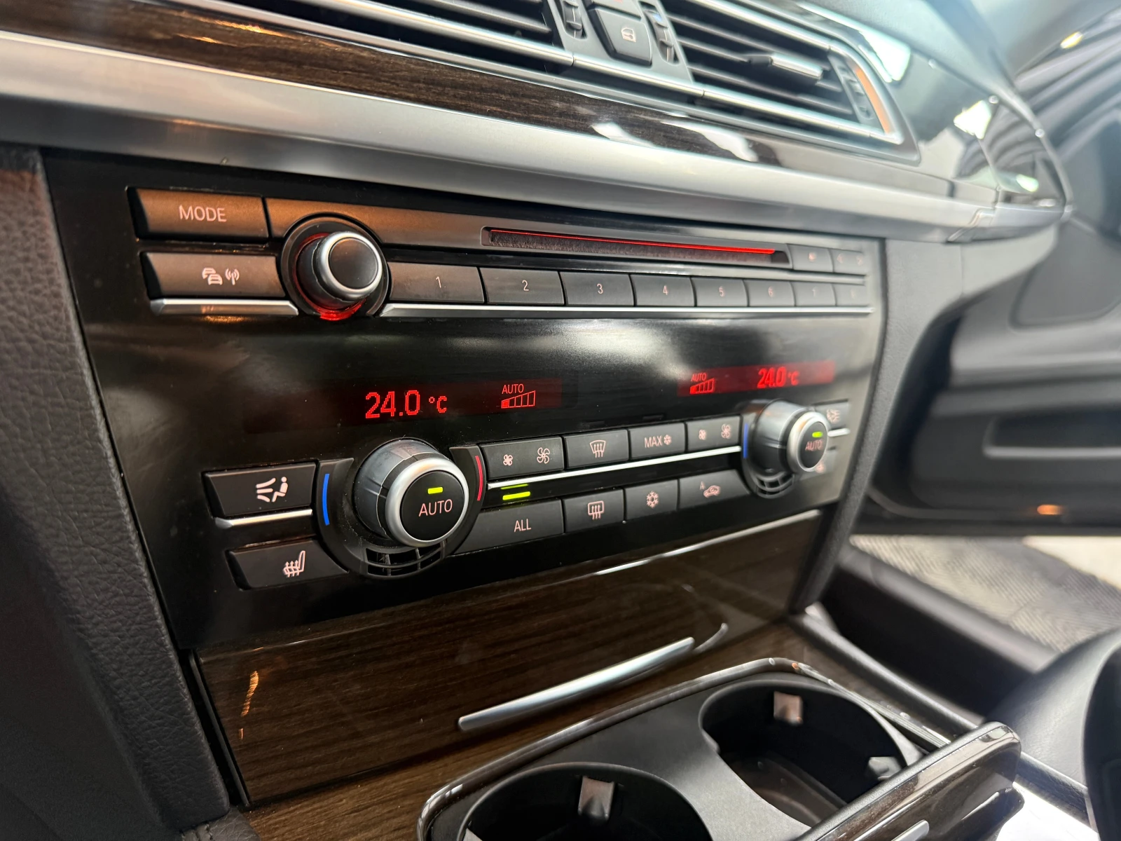BMW 730 Dynamic Drive/f/KeylessGo/KAMERA/PODGREV/ЛИЗИНГ, снимка 9 - Автомобили и джипове - 55117567