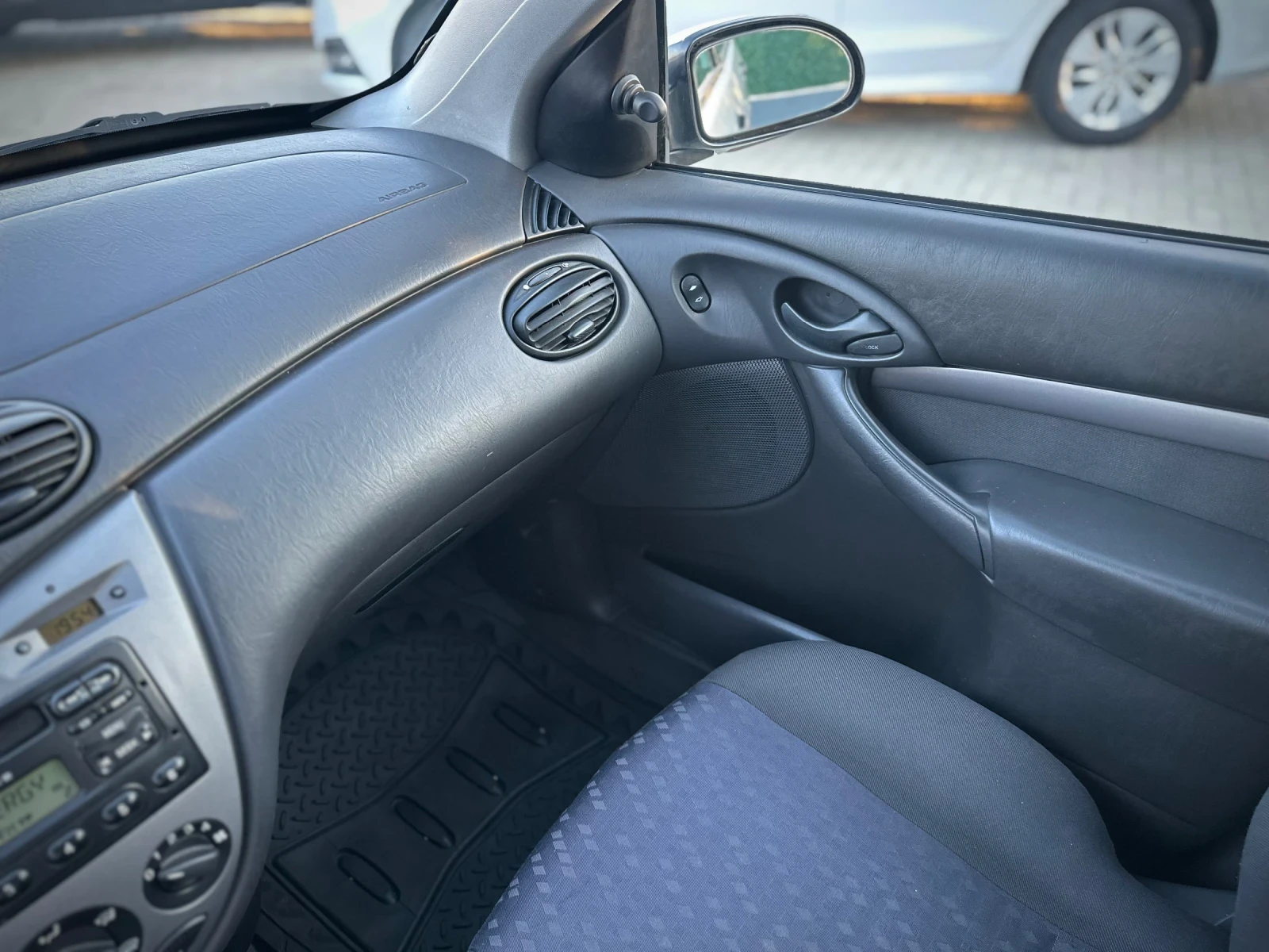 Ford Focus 1.8 tdci, снимка 12 - Автомобили и джипове - 55467802