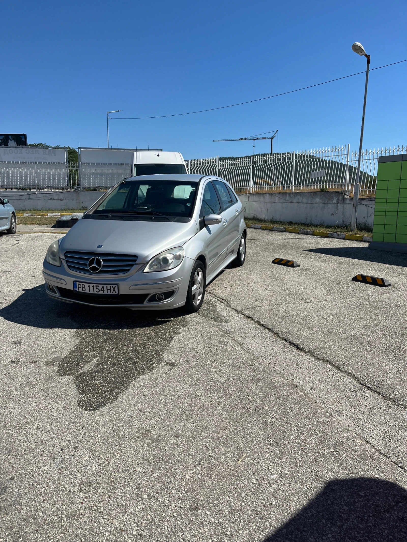 Mercedes-Benz B 180