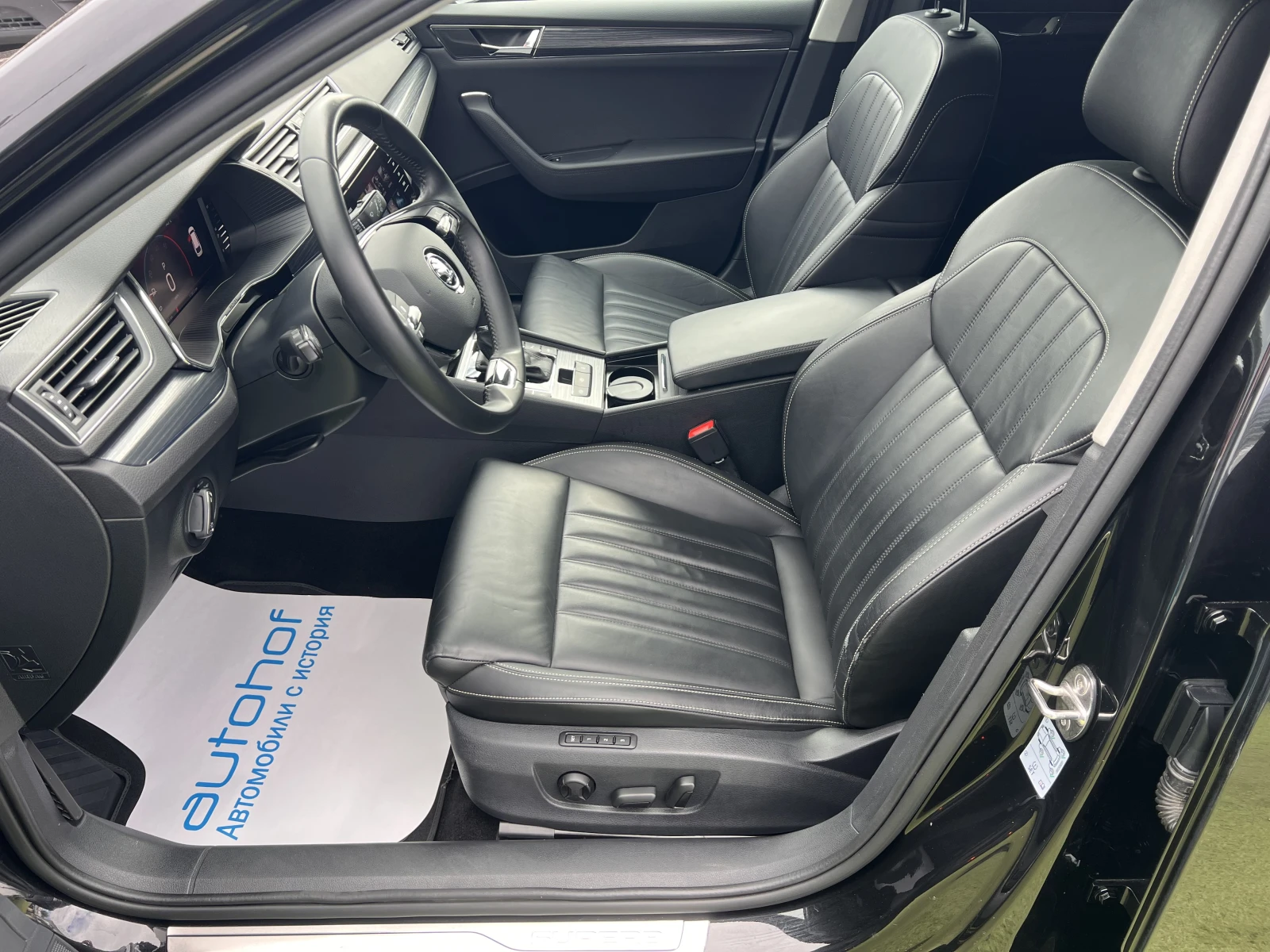 Skoda Superb STYLE/2.0TDI/200K.C./7AT/4X4, снимка 8 - Автомобили и джипове - 55628444