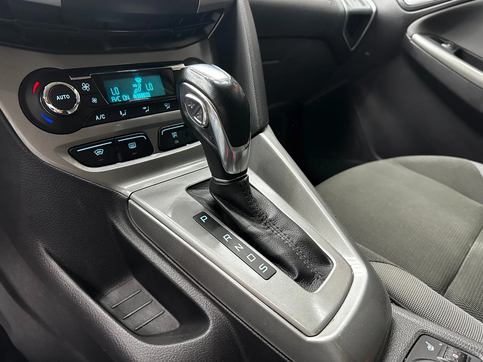 Ford Focus 2.0d 116 к.с., снимка 10 - Автомобили и джипове - 55665524