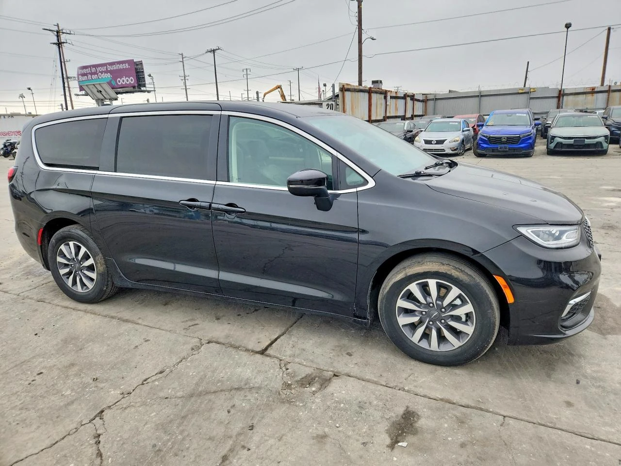 Chrysler Pacifica 3.6l Hybrid Touring L, снимка 4 - Автомобили и джипове - 56076190