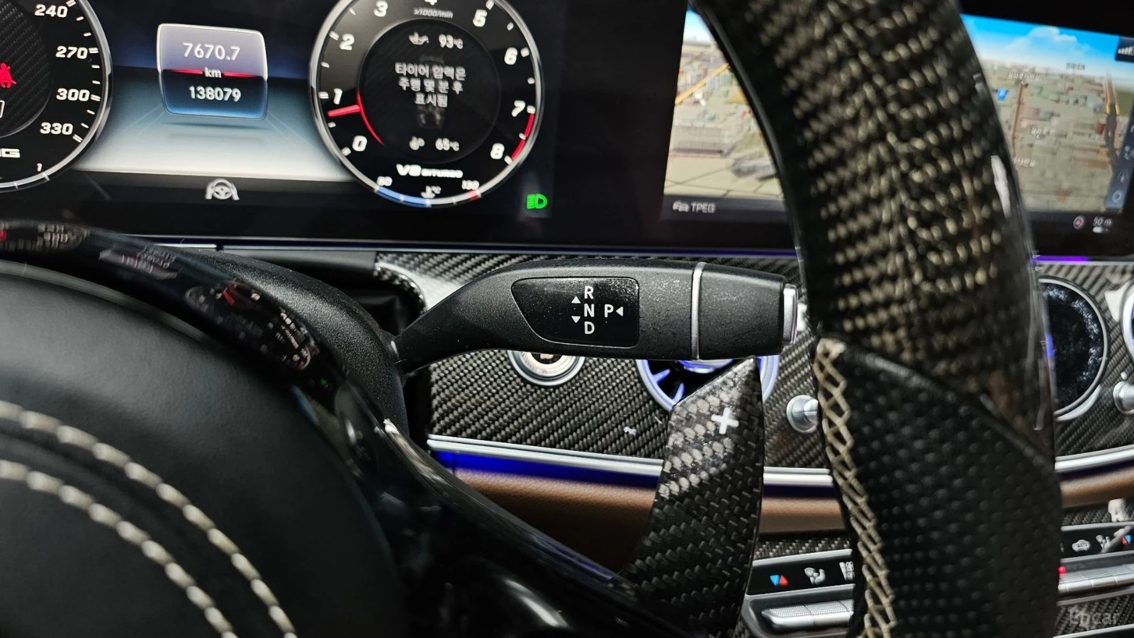 Mercedes-Benz E 63 AMG, снимка 9 - Автомобили и джипове - 56130219