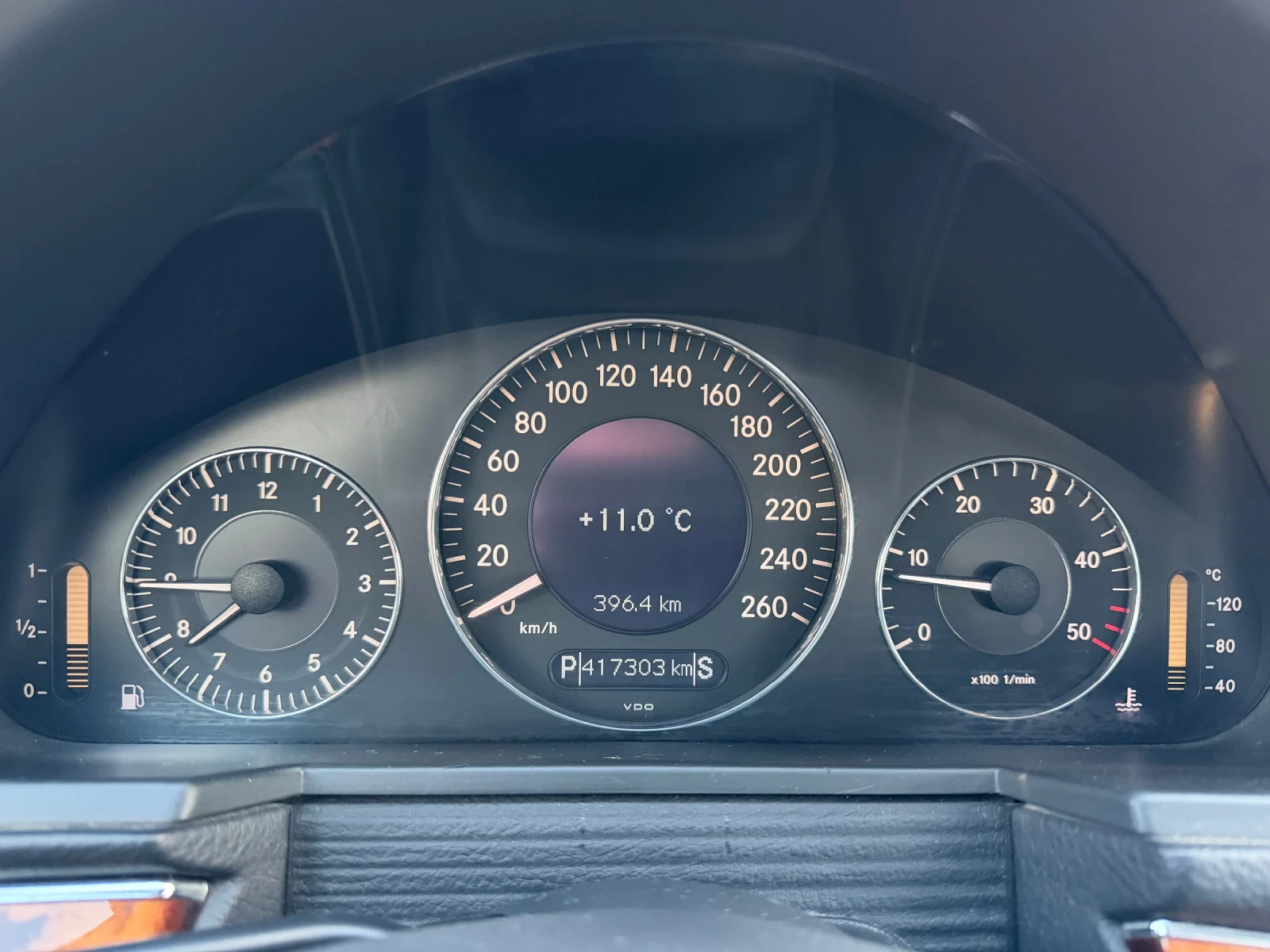 Mercedes-Benz E 220 2.2 Cdi, снимка 12 - Автомобили и джипове - 56554443