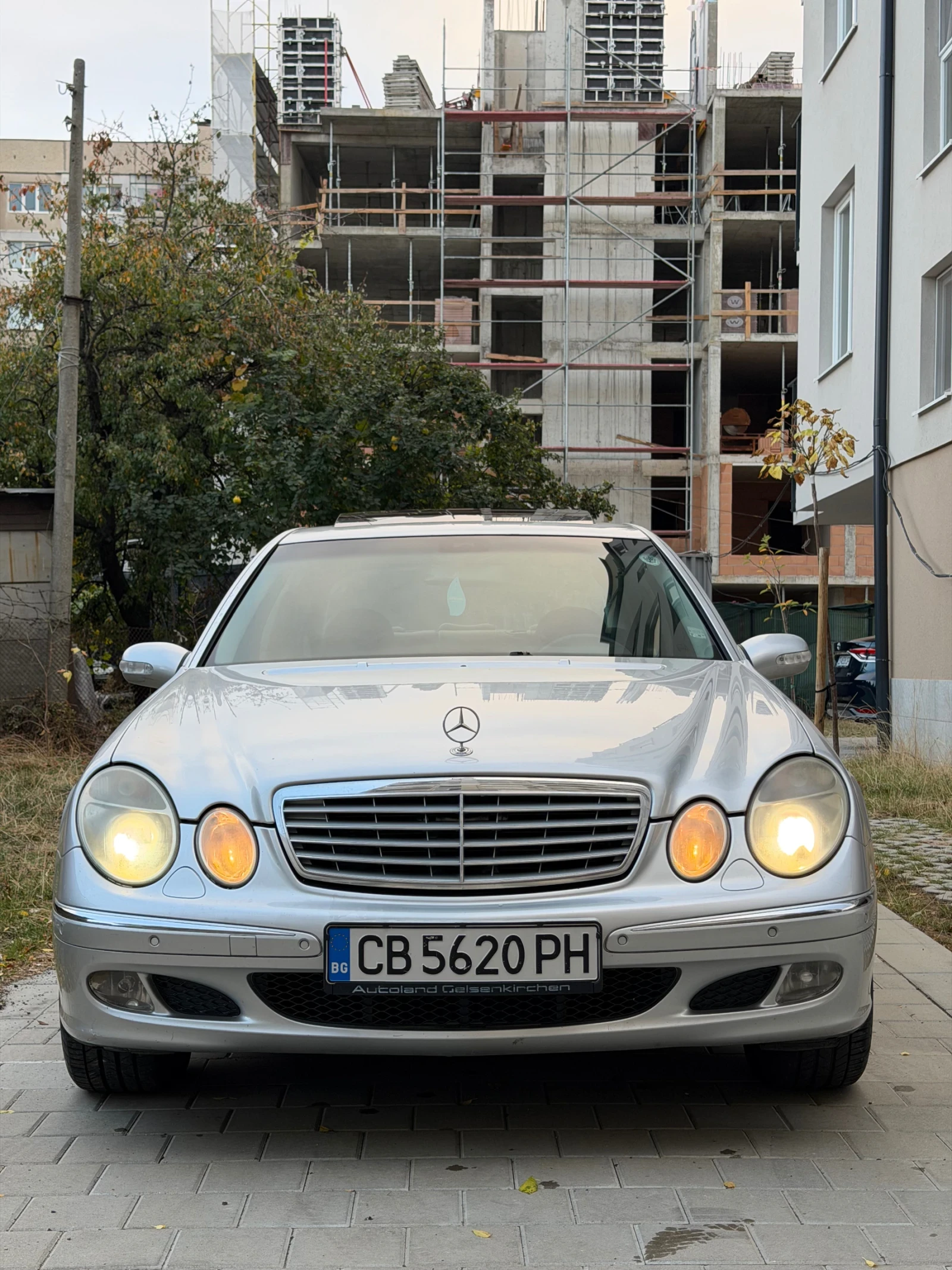 Mercedes-Benz E 220 2.2 Cdi, снимка 2 - Автомобили и джипове - 56554443