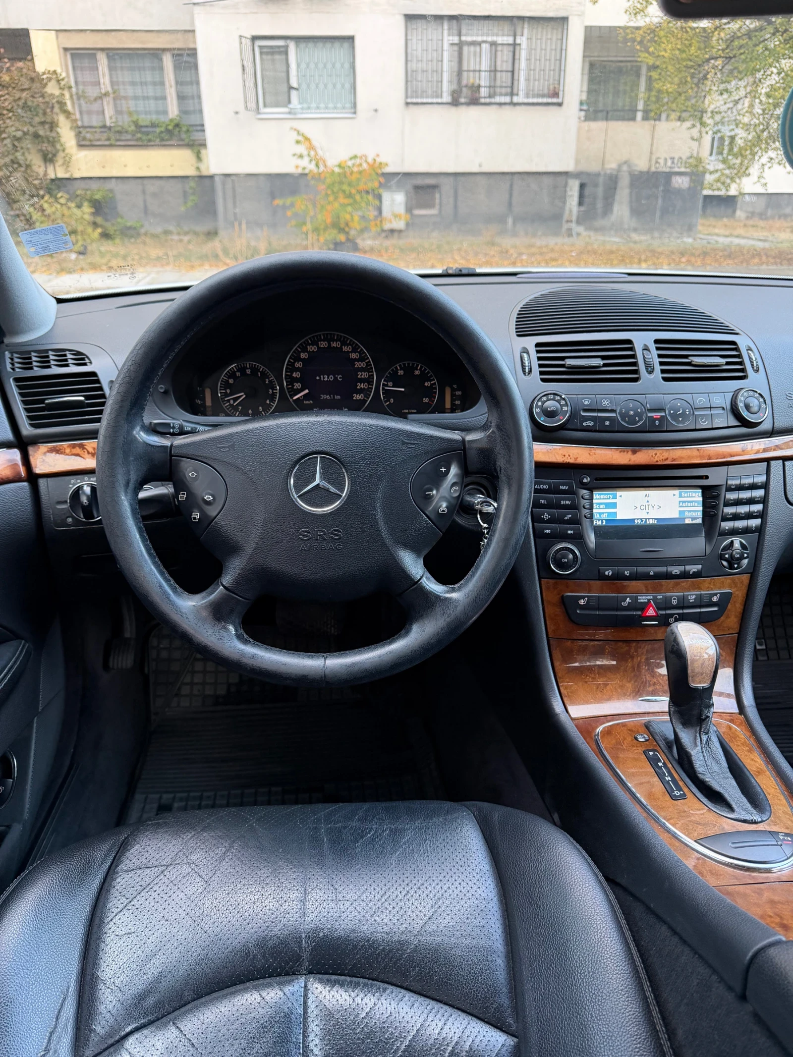 Mercedes-Benz E 220 2.2 Cdi, снимка 7 - Автомобили и джипове - 56554443