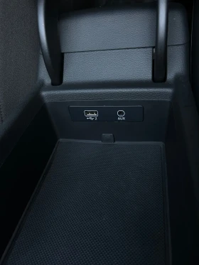 Audi Q4 2.0 TDI 150 , снимка 8
