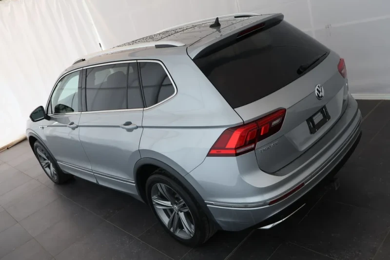 VW Tiguan R-Line , снимка 3 - Автомобили и джипове - 48847299