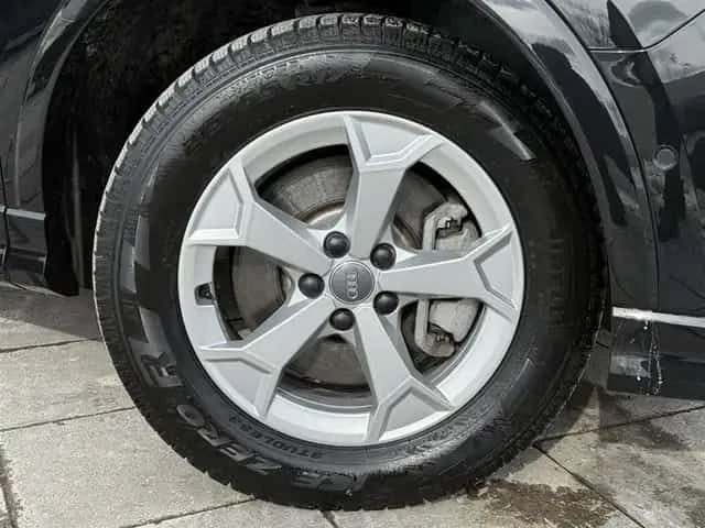 Audi Q3 Progressiv quattro * Keyless * Подгреви * Carfax - изображение 9