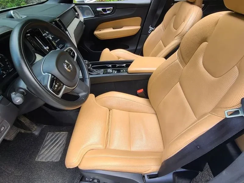 Volvo XC60 D5 INSCRIPTION, снимка 10 - Автомобили и джипове - 55176701