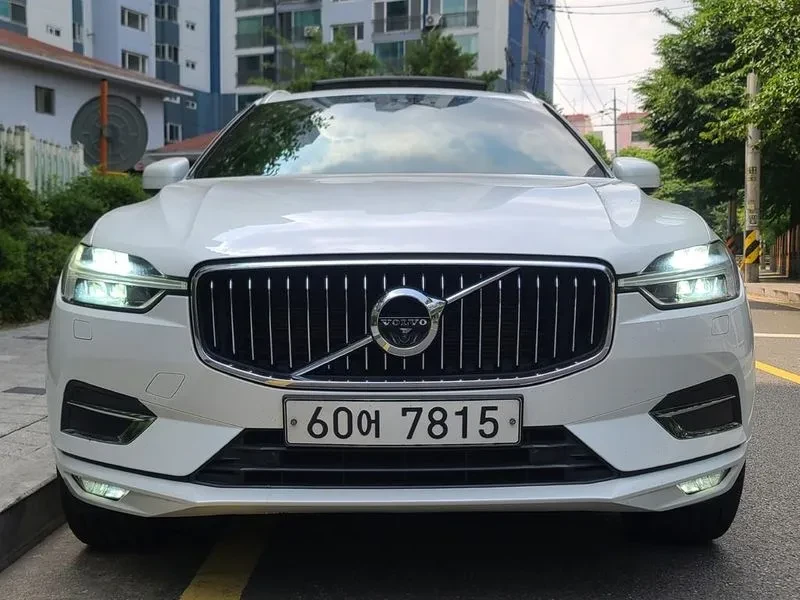 Volvo XC60 D5 INSCRIPTION, снимка 3 - Автомобили и джипове - 55176701
