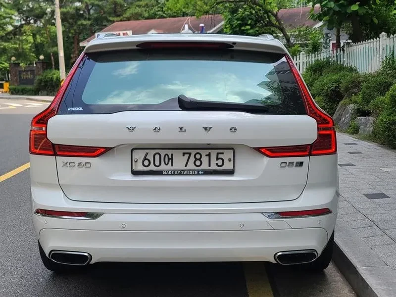 Volvo XC60 D5 INSCRIPTION, снимка 4 - Автомобили и джипове - 55176701