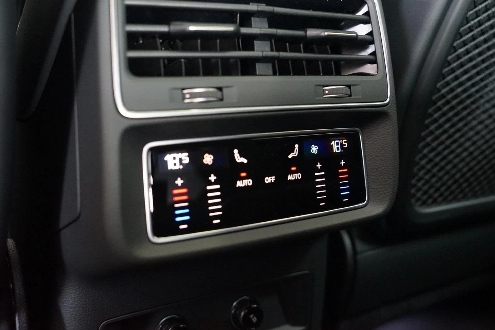 Audi RSQ8 PERFORMANCE CERAMIC CARBON B&O HEAD UP MATRIX 360  | Mobile.bg   17