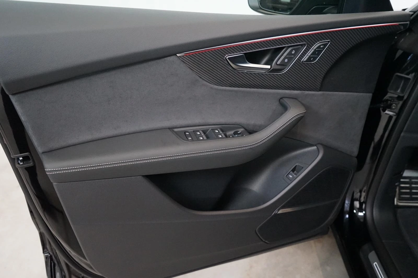 Audi RSQ8 PERFORMANCE CERAMIC CARBON B&O HEAD UP MATRIX 360  - изображение 9