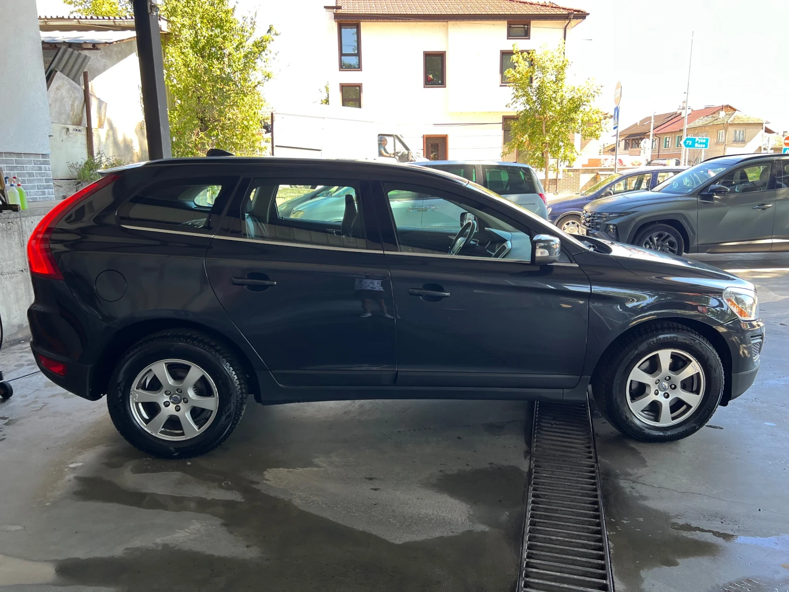 Volvo XC60 2.4D - изображение 4