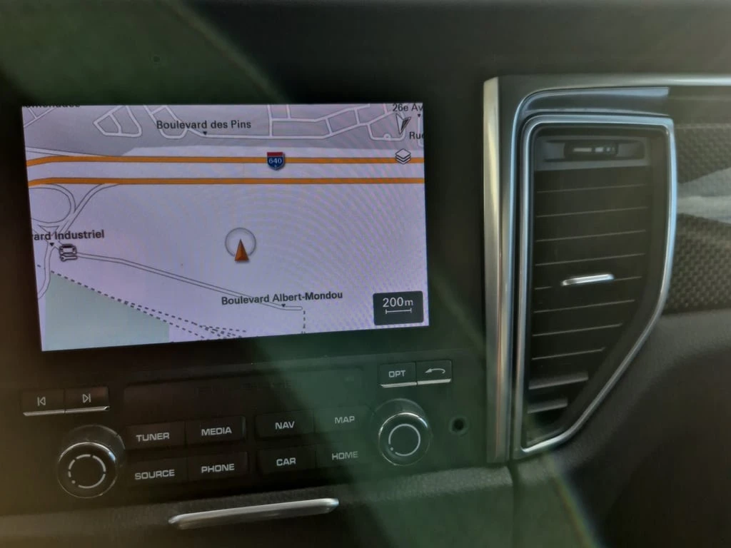 Porsche Macan * GTS * CARFAX * БЕЗ ПЪРВОНАЧАЛНА ВНОСКА - изображение 10