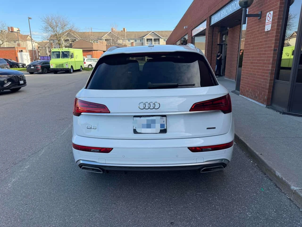 Audi Q5 | DISTRONIC | ПАНОРАМА | + Гуми | CARFAX , снимка 4 - Автомобили и джипове - 54373519