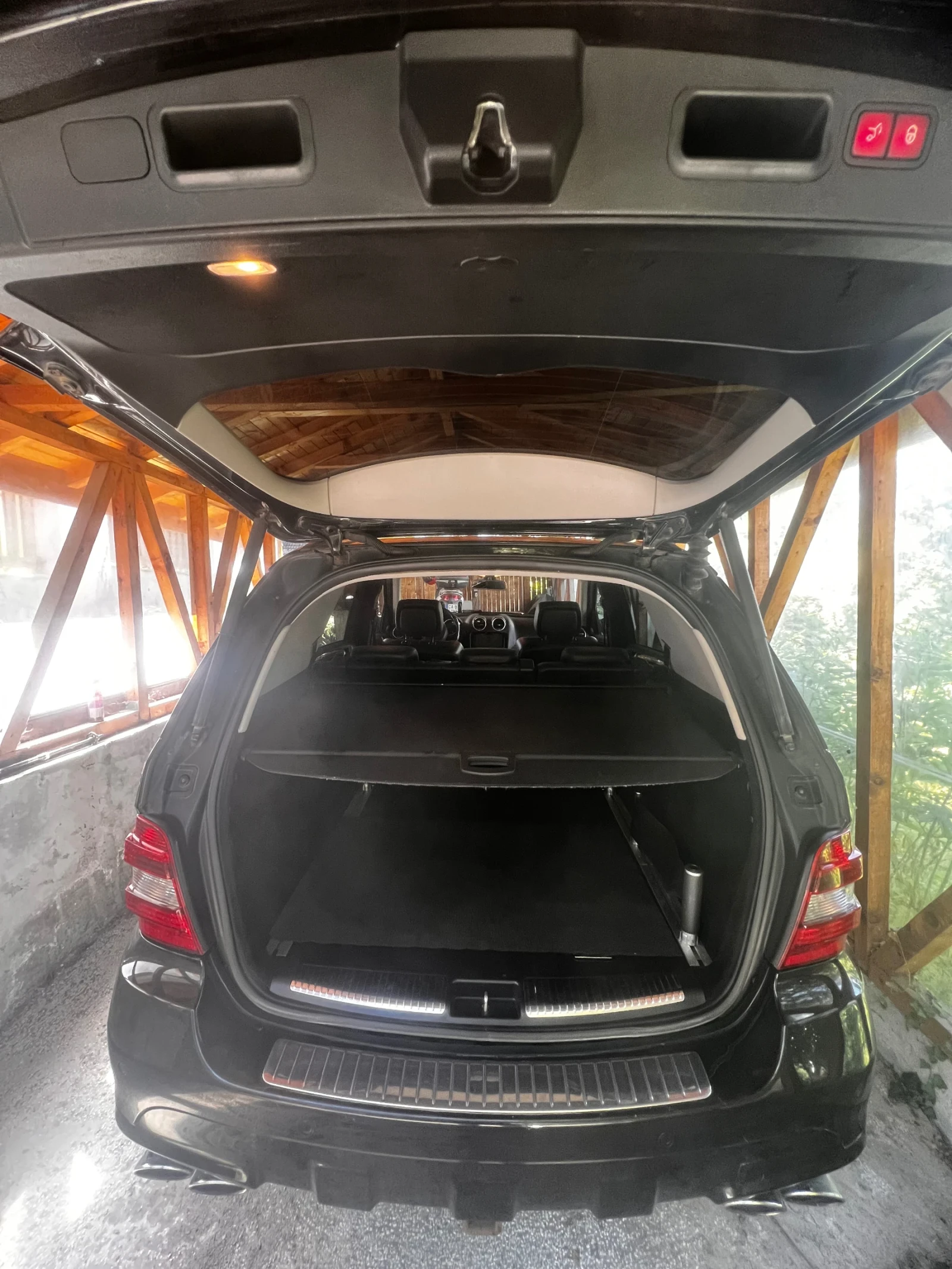 Mercedes-Benz ML 63 AMG, снимка 9 - Автомобили и джипове - 55834318