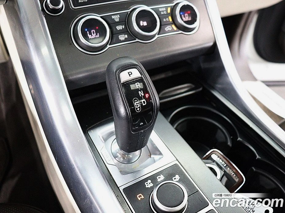 Land Rover Range Rover Sport 3.0 SDV6 HSE Dynamic, снимка 9 - Автомобили и джипове - 56123258