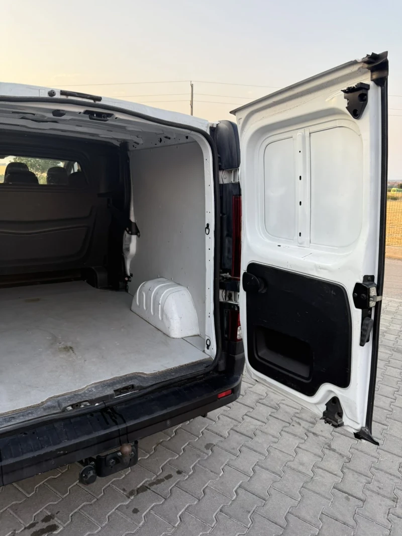 Renault Trafic 1.6dci, снимка 10 - Бусове и автобуси - 52635261