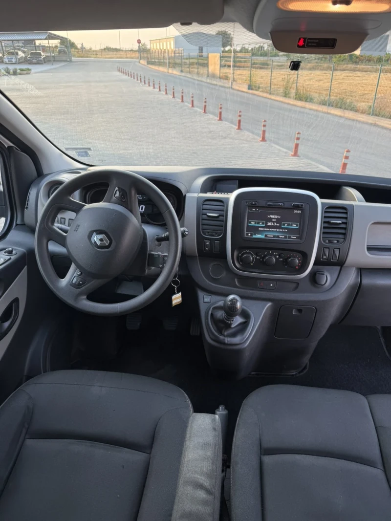 Renault Trafic 1.6dci, снимка 9 - Бусове и автобуси - 52635261