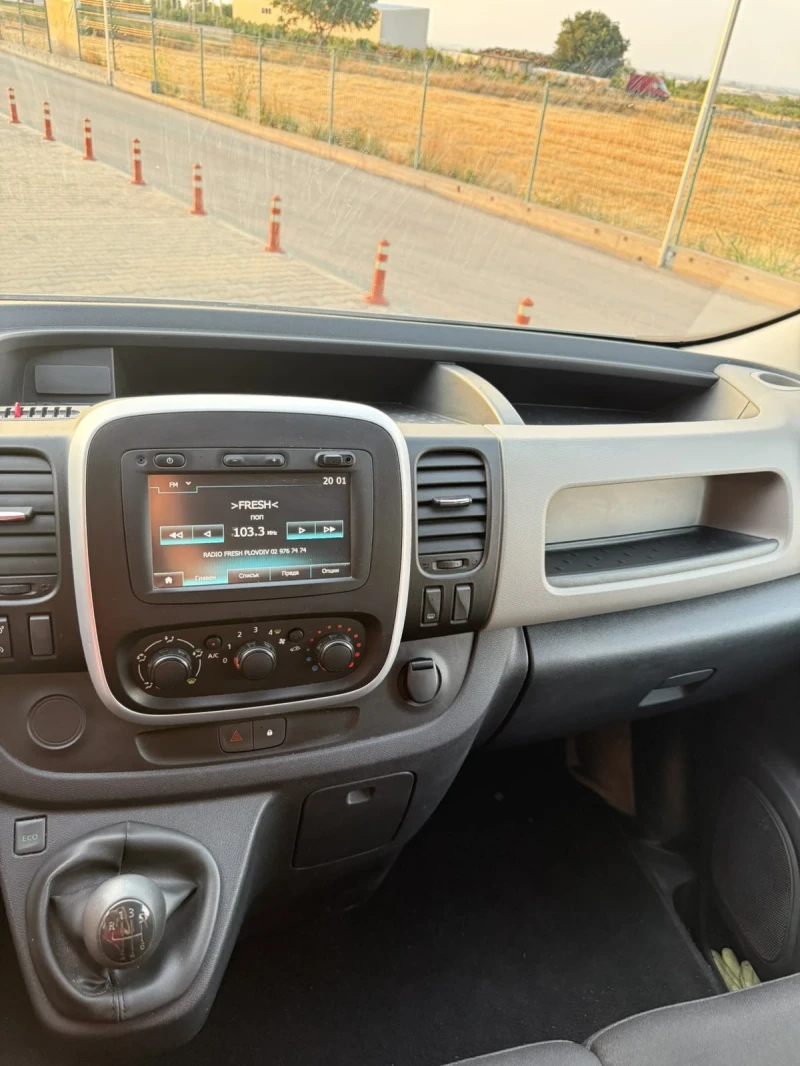 Renault Trafic 1.6dci, снимка 6 - Бусове и автобуси - 52635261