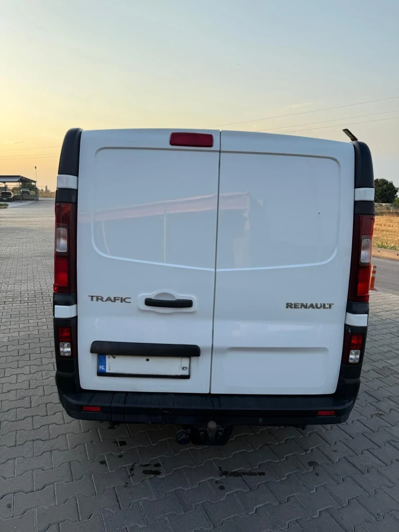 Renault Trafic 1.6dci, снимка 4 - Бусове и автобуси - 52635261
