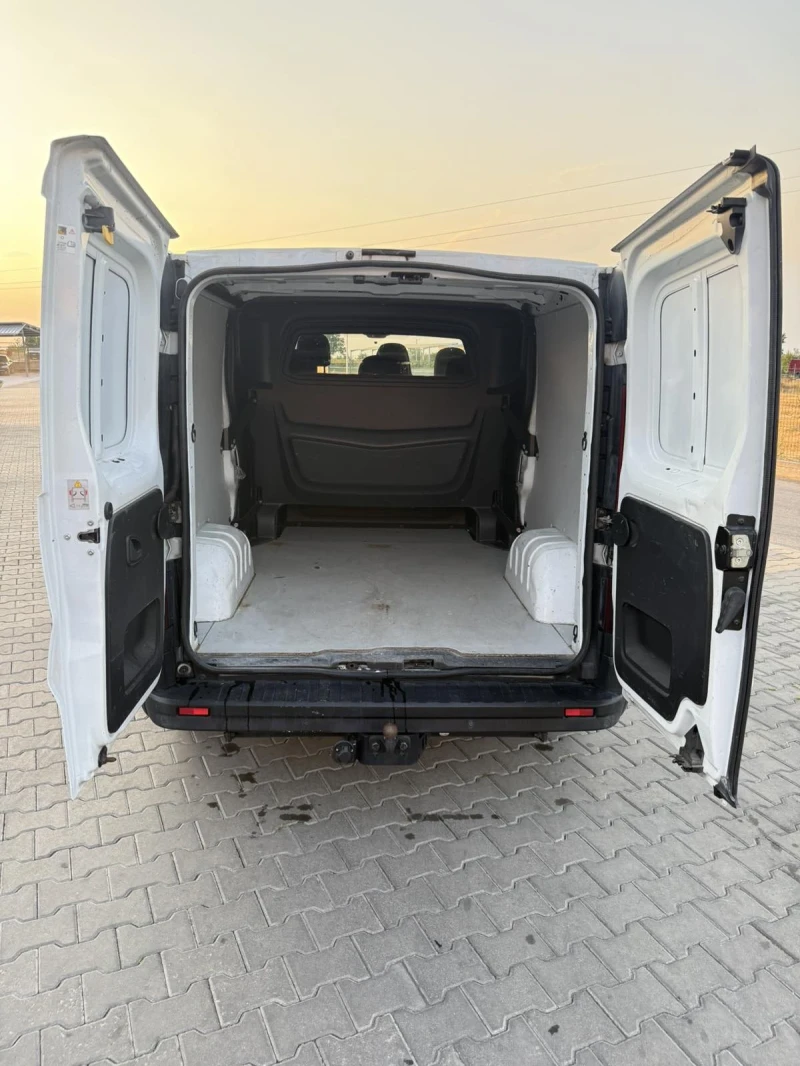 Renault Trafic 1.6dci, снимка 11 - Бусове и автобуси - 52635261