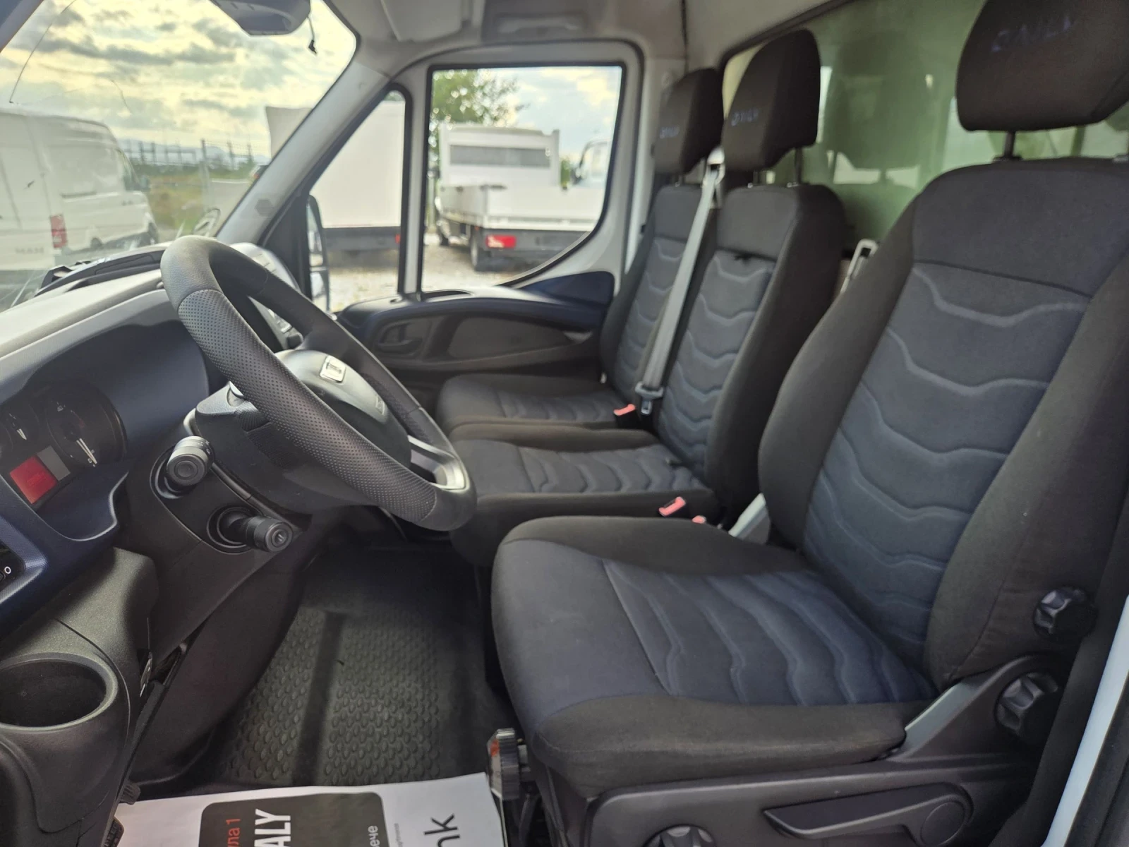 Iveco Daily 35-160, Хладилен, Падащ борд, 4.20 метра, Климатик, снимка 11 - Бусове и автобуси - 54691918