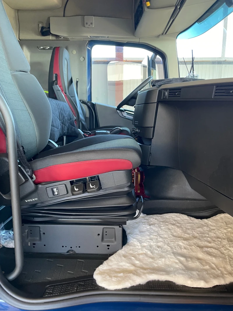 Volvo Fh МЕГА Композиция. Волво 2016. Шмиц 2018  , снимка 9 - Камиони - 53006505