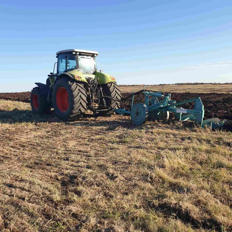 Трактор Claas AXION 840 CMATIC, снимка 6 - Селскостопанска техника - 52451080