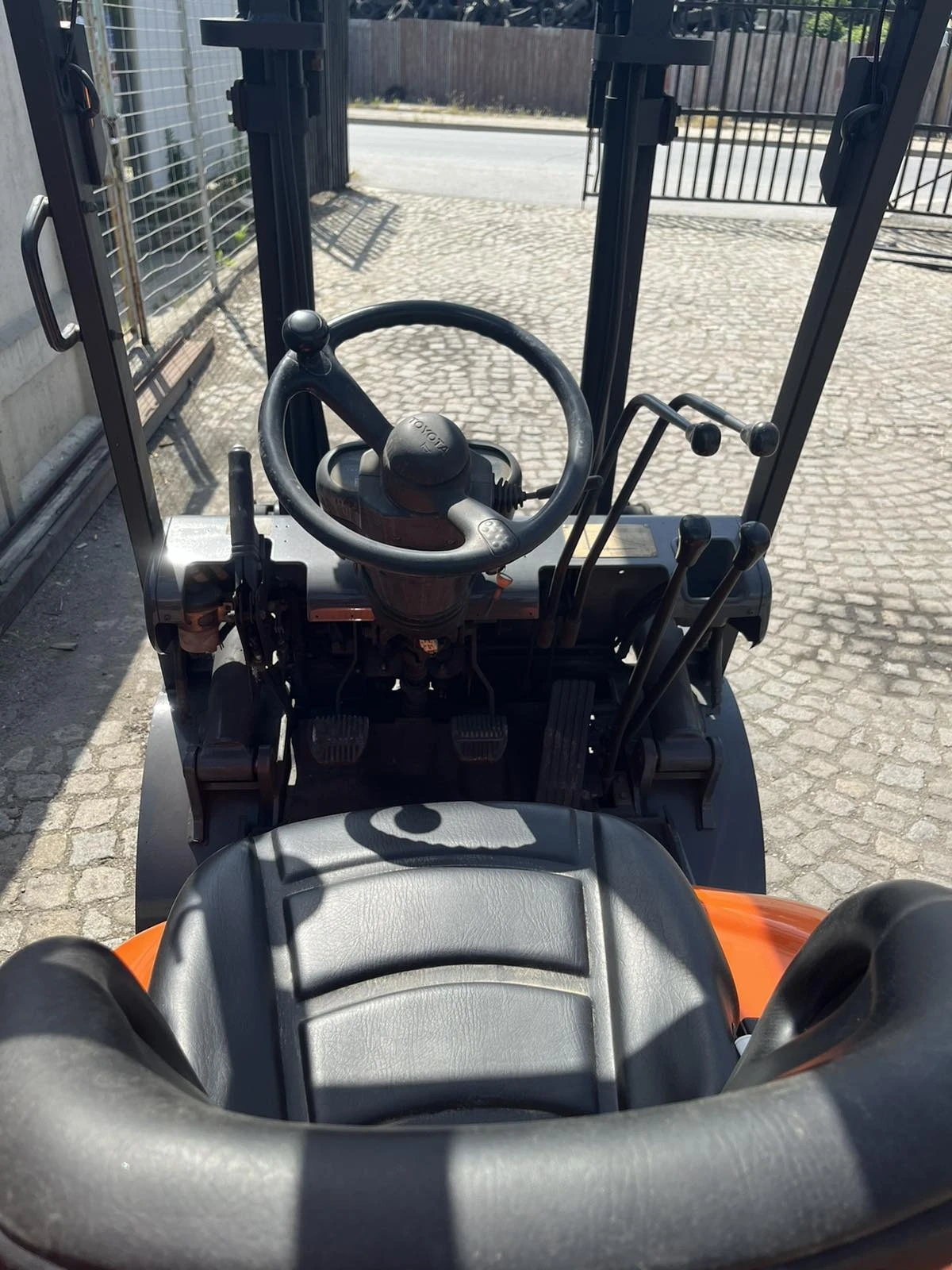  Toyota  | Mobile.bg   4