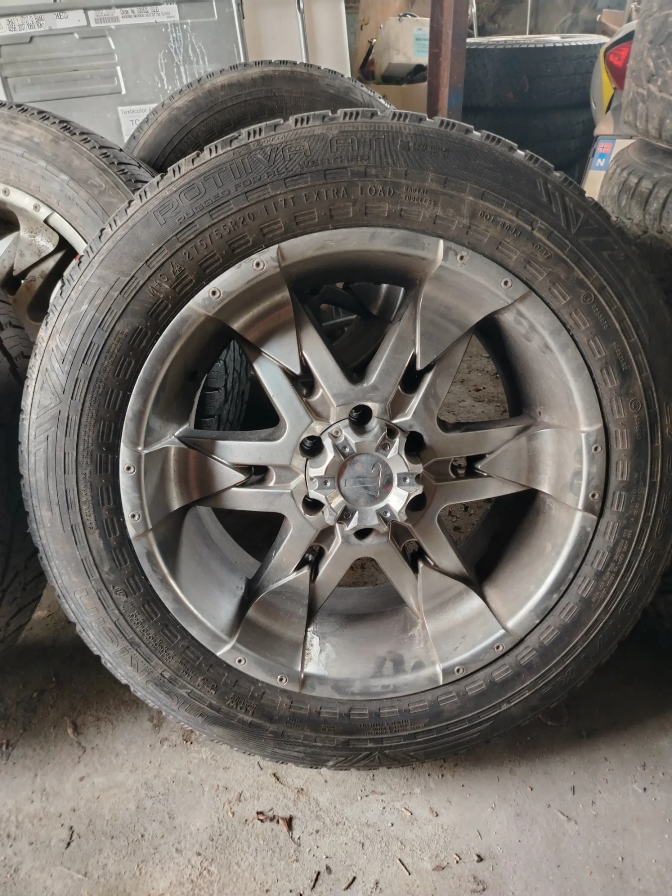���� � ������ 275/55R20 �� Toyota Land cruiser | Mobile.bg � ����������� 2