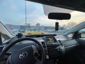 Toyota Prius, снимка 9 - Автомобили и джипове - 45422125
