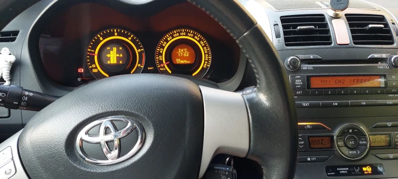 Toyota Auris 2.0D, снимка 8 - Автомобили и джипове - 47537951