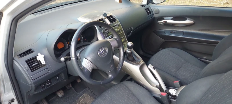 Toyota Auris 2.0D, снимка 5 - Автомобили и джипове - 47537951