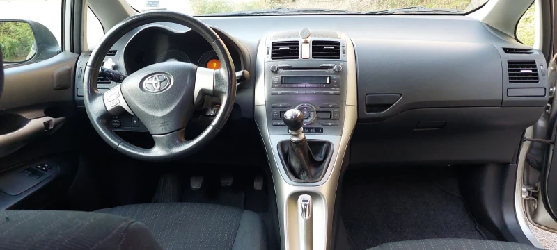 Toyota Auris 2.0D, снимка 7 - Автомобили и джипове - 47537951