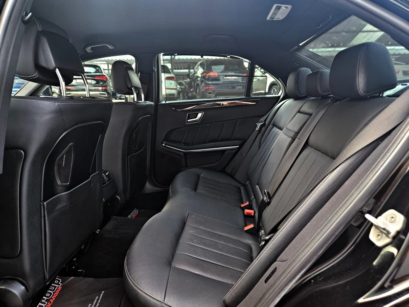 Mercedes-Benz E 350 ! AMG/4MAT/GERMAN/DIST/ОБДУХ/AMBIENT/HARMAN/LIZING, снимка 16 - Автомобили и джипове - 51131524
