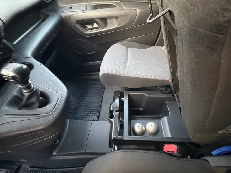 Peugeot Partner, снимка 10 - Автомобили и джипове - 51450944