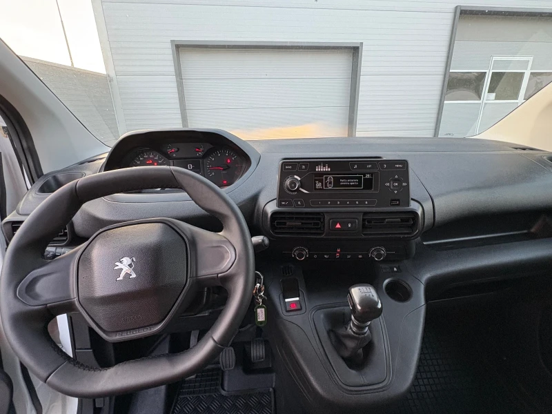 Peugeot Partner, снимка 9 - Автомобили и джипове - 51450944