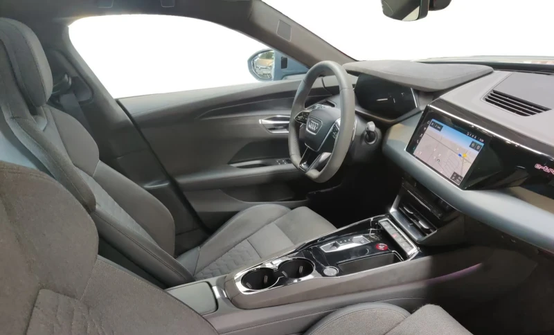 Audi E-Tron GT QUATTRO/476HP/ACC/MATRIX-LED/PANO/360/760v, снимка 9 - Автомобили и джипове - 52165947