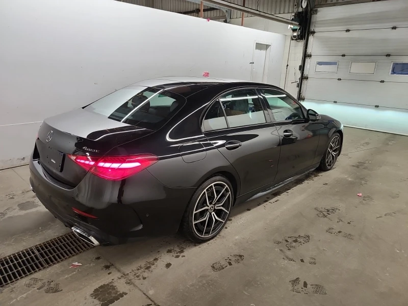 Mercedes-Benz C 300 4MATIC* DISTRONIC* 360CAM* AUTO-PARKING* PANOROOF*, снимка 4 - Автомобили и джипове - 53152603