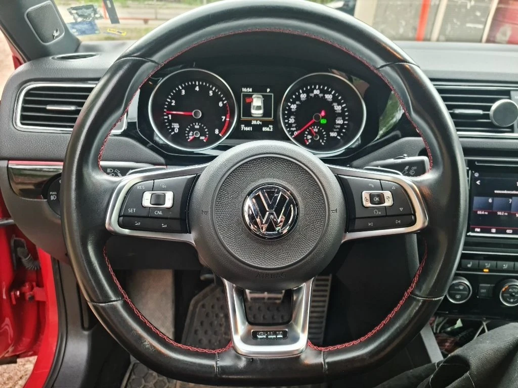 VW Jetta Американска jetta GLI 2018г. 79000км. - изображение 9