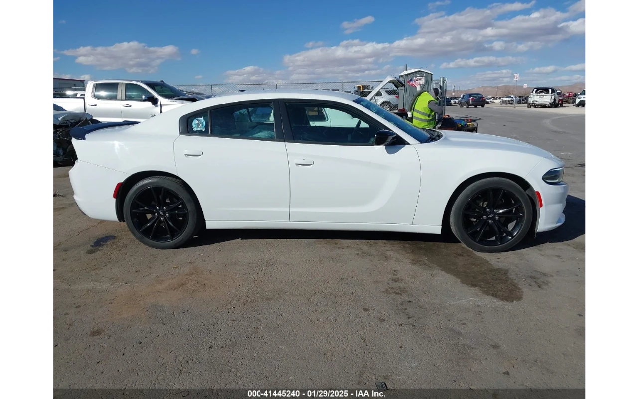 Dodge Charger 3.6L SXT RWD * Отлична за газ * Лизинг - изображение 9