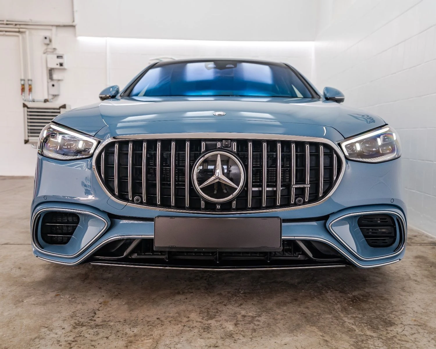 Mercedes-Benz S 63 AMG E-PERFORMANCE/CERAMIC/CARBON/DESIGNO/EXCLUSIV/BURM - изображение 2