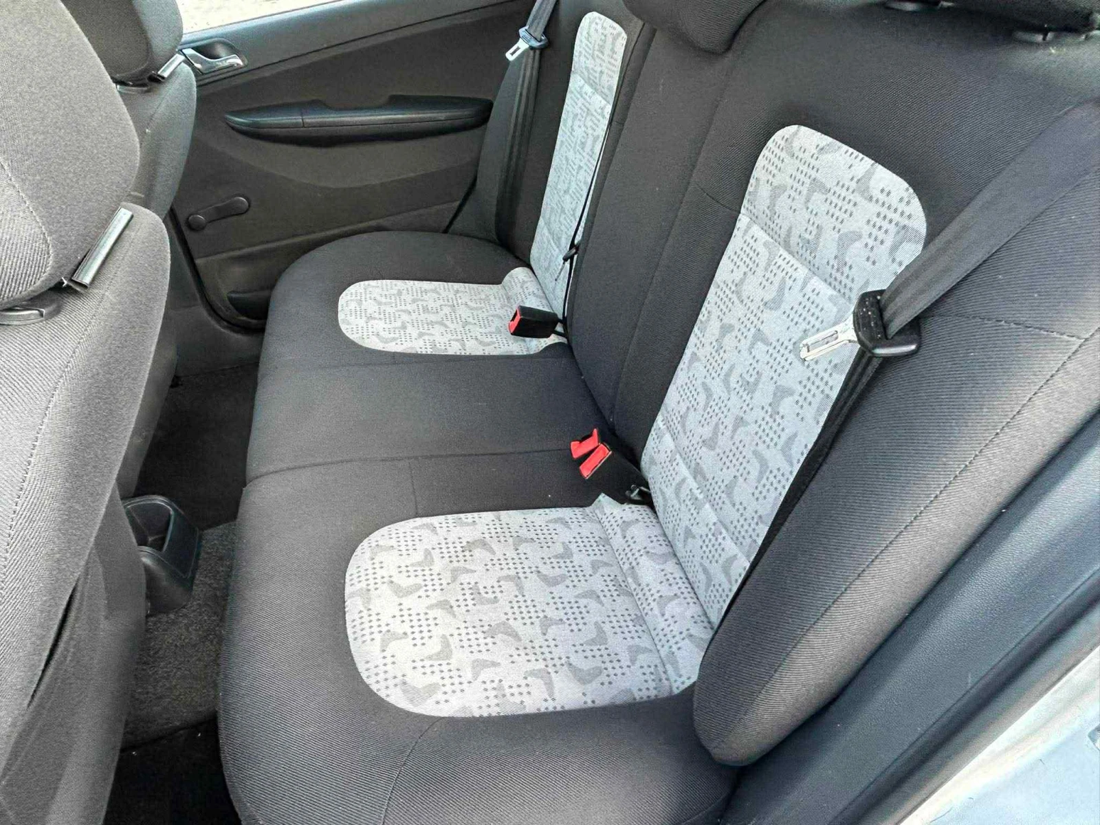 Skoda Fabia 1.6 - изображение 8