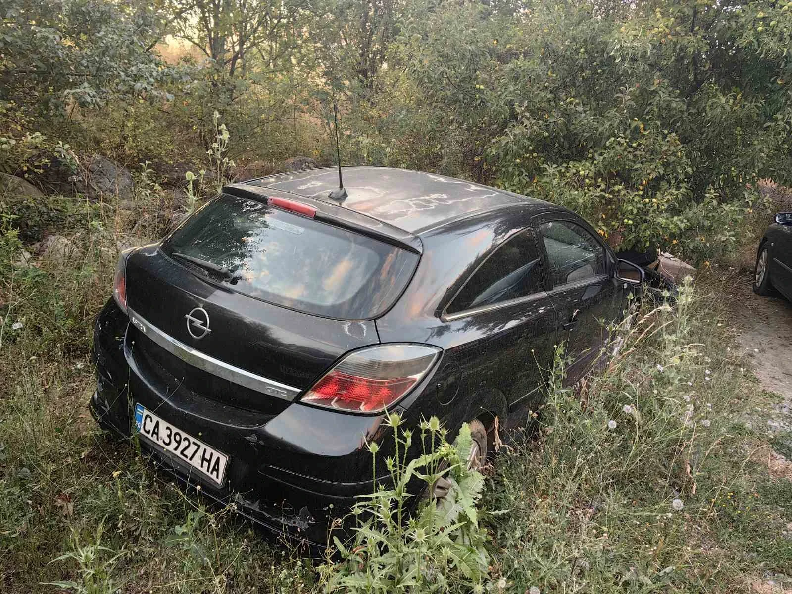 Opel Astra GTC - изображение 2