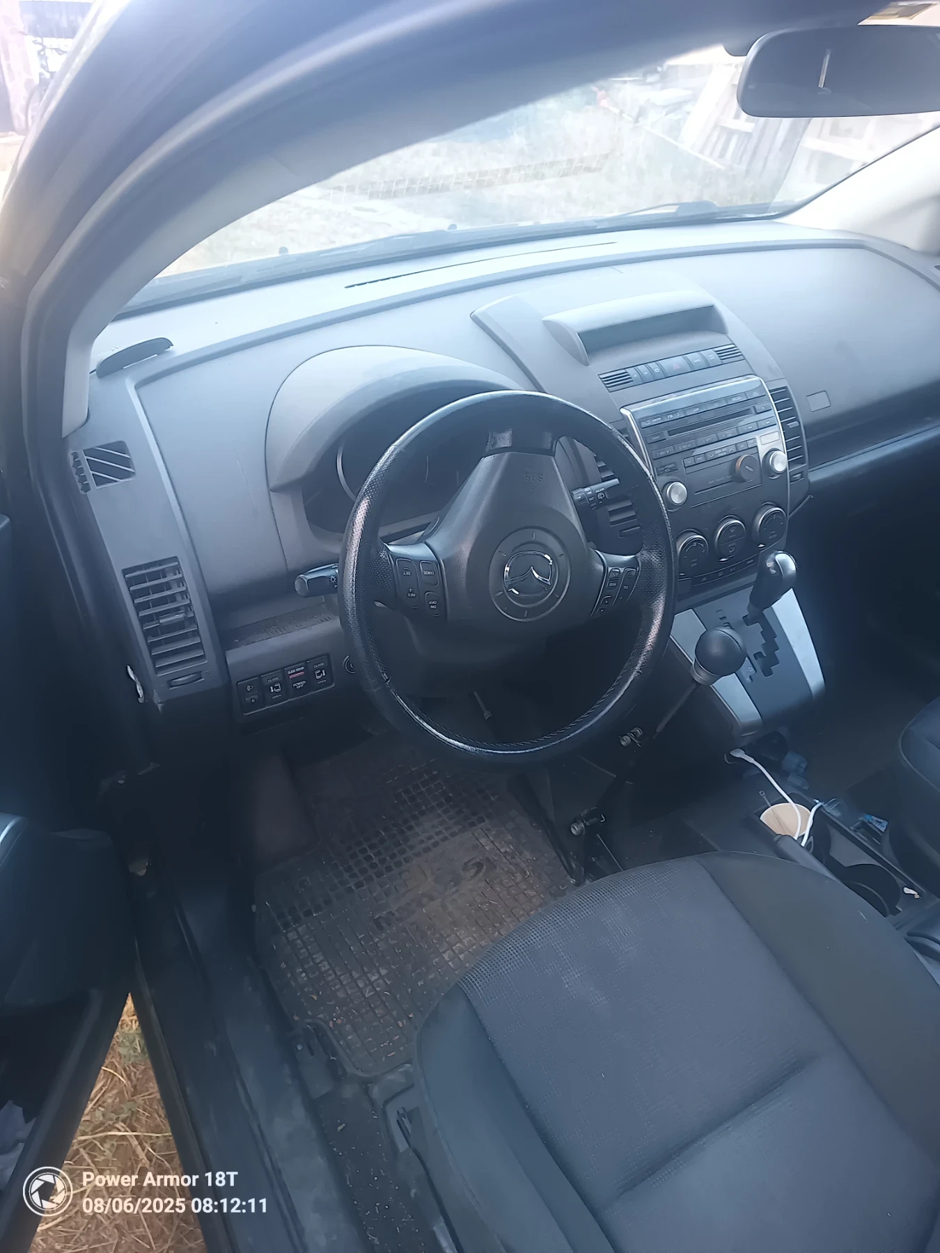 Mazda 5 2.0 - изображение 5